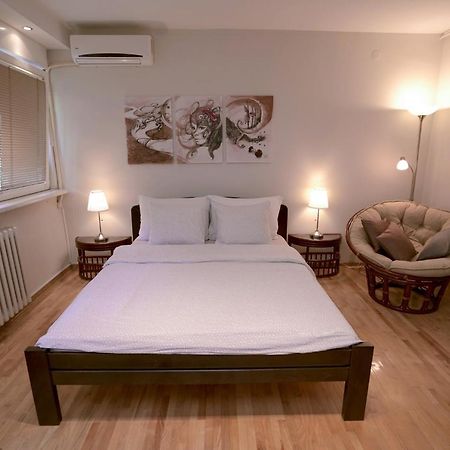 Ratan Appartement Belgrado Buitenkant foto